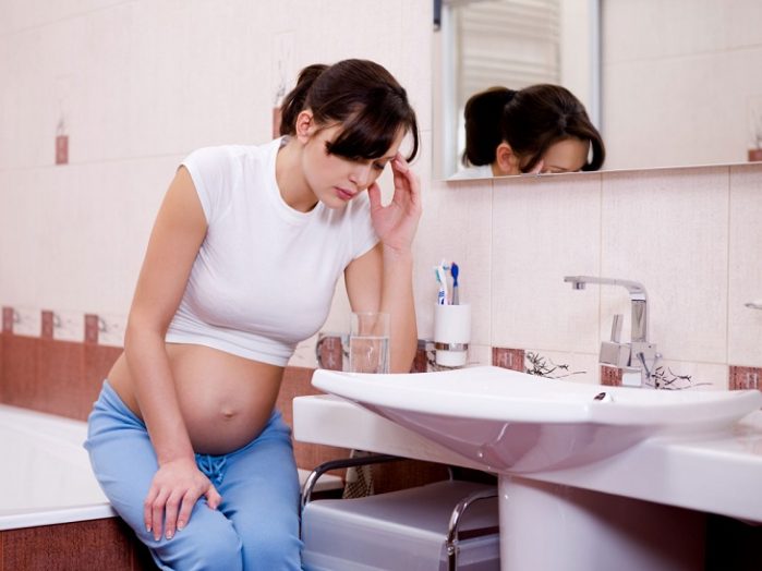 Đi tiểu buốt có phải là dấu hiệu của mang thai không?